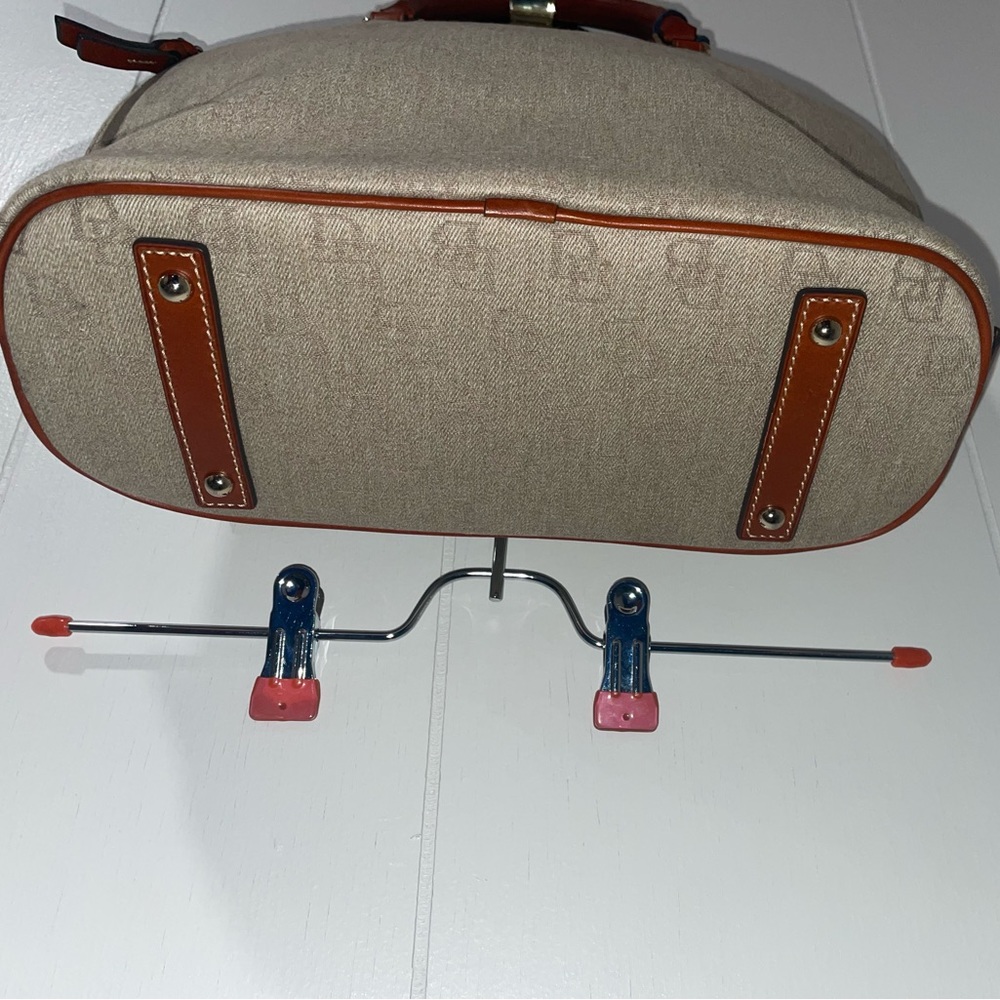 Dooney and Bourke Satchel Brand New - Picture 3 of 6